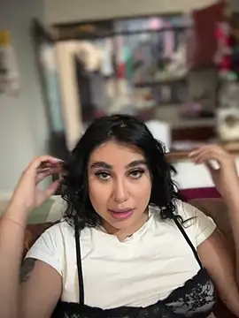 Snapshot of Sophie_Dreamss chatting on October 30, 2025, 8:20 pm Sophie Dreamss online show from October 30, 2025, 8:20 pm