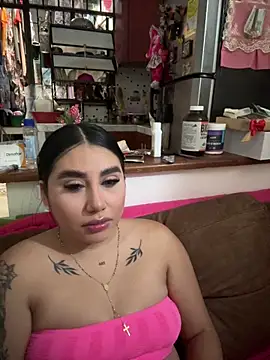 Sophie Dreamss online show from May 4, 2026, 9:33 pm