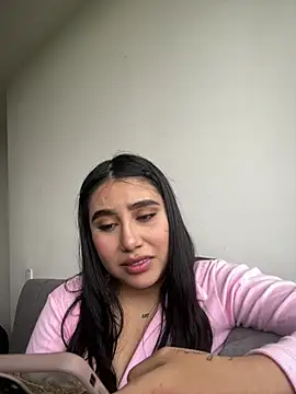 Sophie Dreamss online show from August 7, 2026, 9:17 pm