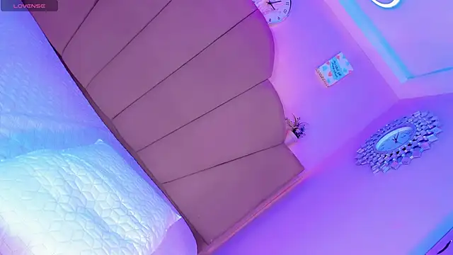 Snapshot of Nauthy_girl chatting on September 11, 2025, 12:38 pm Nauthy girl online show from September 11, 2025, 12:38 pm