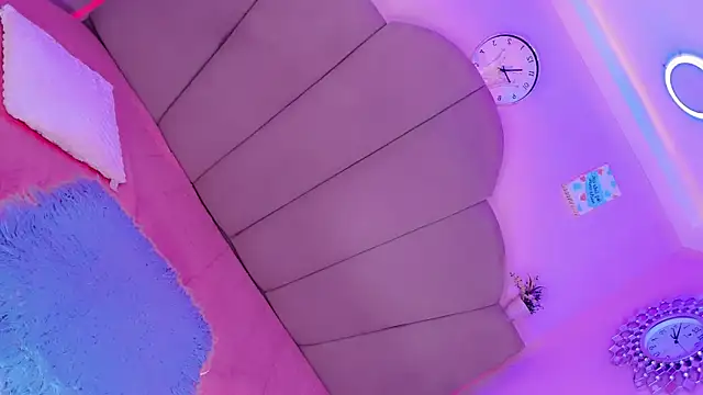 Snapshot of Nauthy_girl chatting on October 6, 2025, 12:02 pm Nauthy girl online show from October 6, 2025, 12:02 pm