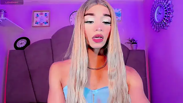 Snapshot of Nauthy_girl chatting on October 9, 2025, 12:36 pm Nauthy girl online show from October 9, 2025, 12:36 pm