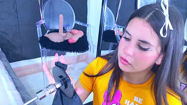 LizzyOlsen online show from February 3, 2026, 4:32 am