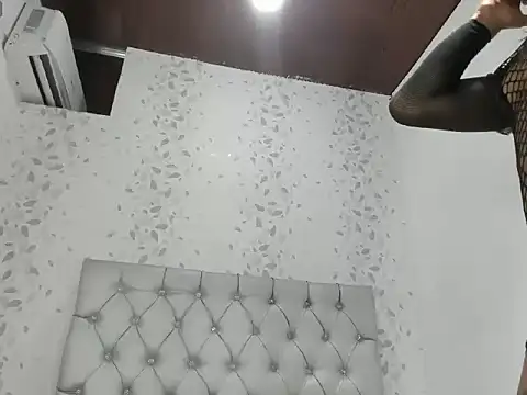 Snapshot of michelle_perla chatting on October 1, 2025, 7:20 pm michelle perla online show from October 1, 2025, 7:20 pm