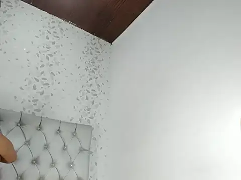 Snapshot of michelle_perla chatting on October 9, 2025, 6:28 pm michelle perla online show from October 9, 2025, 6:28 pm