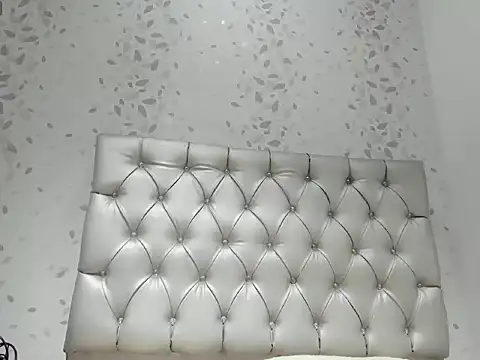 Snapshot of michelle_perla chatting on October 18, 2025, 6:30 pm michelle perla online show from October 18, 2025, 6:30 pm