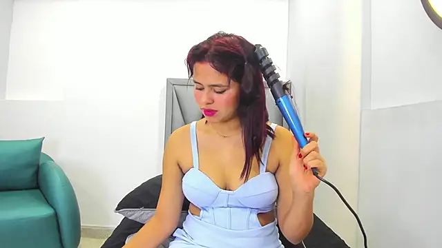 Snapshot of Sofia_villareal chatting on October 9, 2025, 12:47 pm Sofia villareal online show from October 9, 2025, 12:47 pm