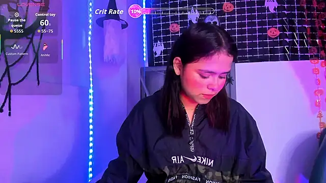 Snapshot of Sofia_villareal chatting on October 26, 2025, 12:44 pm Sofia villareal online show from October 26, 2025, 12:44 pm