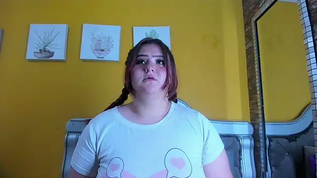 Snapshot of Miiafoox chatting on September 11, 2025, 3:23 pm Miiafoox online show from September 11, 2025, 3:23 pm