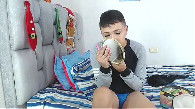 christopher Hot online show from November 24, 2025, 10:31 pm