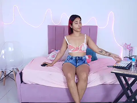 Snapshot of Redhair6 chatting on December 17, 2025, 6:58 pm Redhair6 online show from December 17, 2025, 6:58 pm