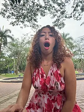 Snapshot of roxyrougee chatting on February 12, 2026, 12:22 pm roxyrougee online show from February 12, 2026, 12:22 pm