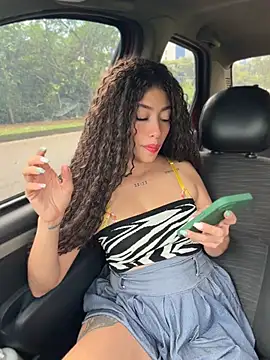roxyrougee online show from August 1, 2026, 3:33 pm
