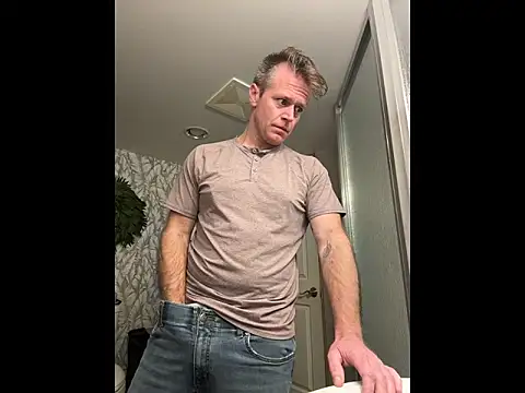 DILFiGuess11 online show from April 29, 2026, 4:22 pm