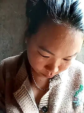 may-squirl online show from October 21, 2025, 1:39 am