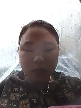 may-squirl online show from November 17, 2025, 4:29 am