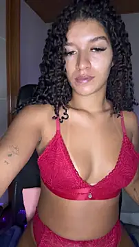 Snapshot of larajuli chatting on April 24, 2026, 3:42 am larajuli online show from April 24, 2026, 3:42 am