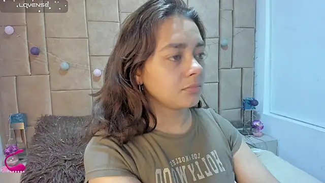 ambar 69  online show from October 28, 2025, 3:54 am