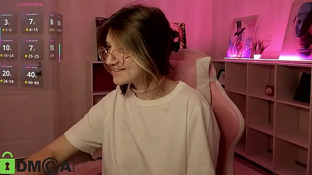 Snapshot of Agnes_Passero chatting on October 12, 2025, 9:30 am Agnes Passero online show from October 12, 2025, 9:30 am