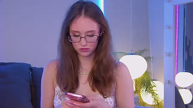 -VivienRay- online show from April 20, 2026, 5:26 pm