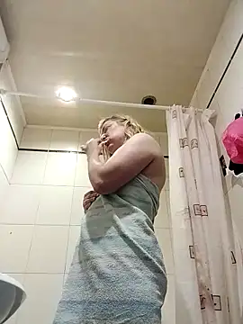 LiluLiluLilu online show from September 16, 2025, 6:03 am