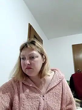 LiluLiluLilu online show from March 1, 2026, 10:12 pm