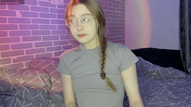 Snapshot of fetchingcouplee chatting on October 16, 2025, 2:29 pm fetchingcouplee online show from October 16, 2025, 2:29 pm