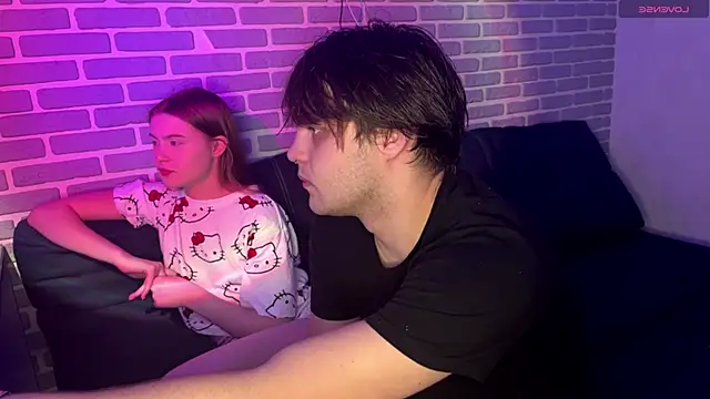 Snapshot of fetchingcouplee chatting on October 20, 2025, 2:06 pm fetchingcouplee online show from October 20, 2025, 2:06 pm