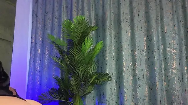 DeniseBlu online show from September 20, 2025, 4:46 am