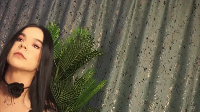 DeniseBlu online show from October 4, 2025, 4:43 am