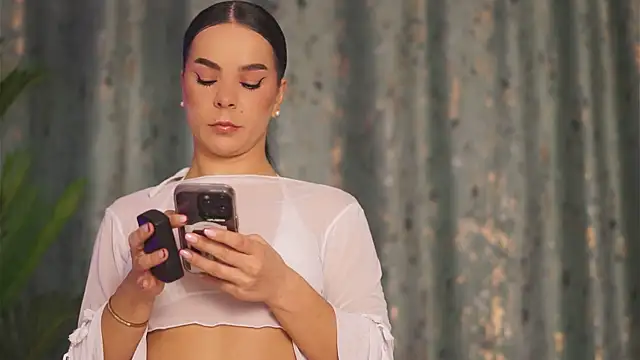 DeniseBlu online show from October 10, 2025, 4:44 am