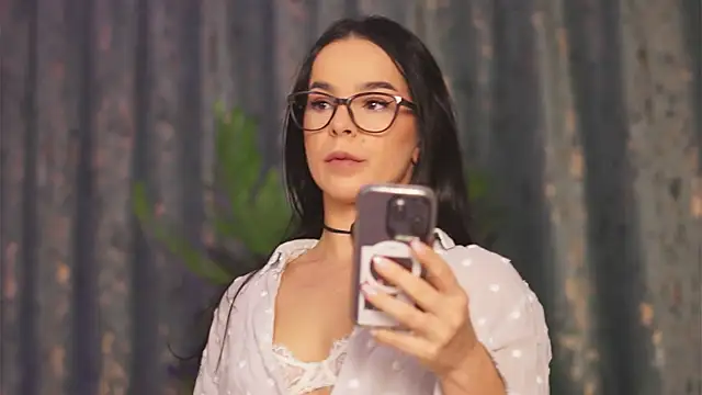 DeniseBlu online show from October 13, 2025, 4:34 am