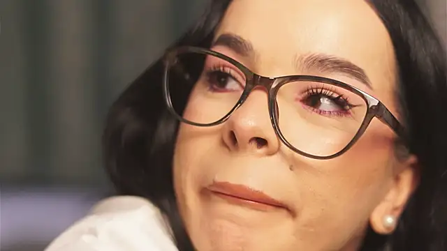 DeniseBlu online show from October 16, 2025, 4:57 am