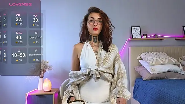 LisaDeVil online show from September 11, 2025, 3:12 pm
