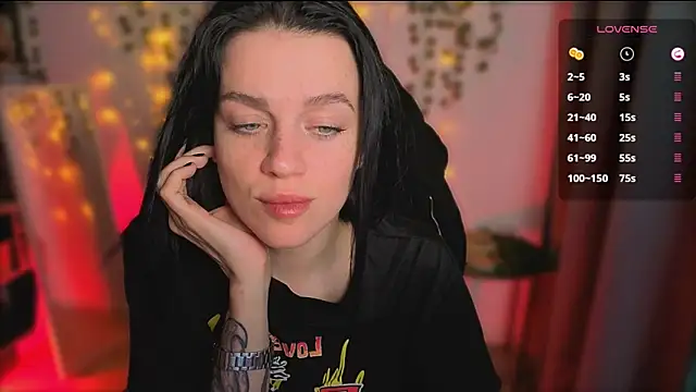 raspberry  girl  online show from October 22, 2025, 10:20 pm