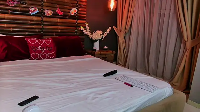 SandraSilver online show from October 3, 2025, 6:49 pm