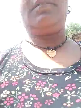 Snapshot of Ishwariya_Hatwal chatting on September 11, 2025, 6:02 am Ishwariya Hatwal online show from September 11, 2025, 6:02 am