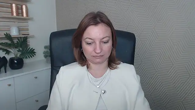 angelaSamt online show from November 5, 2025, 6:35 am