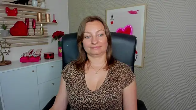 Snapshot of angelaSamt chatting on July 14, 2026, 10:21 am angelaSamt online show from July 14, 2026, 10:21 am