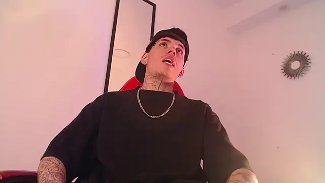 Anhonymus  online show from September 29, 2025, 4:01 pm