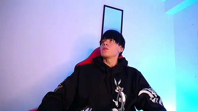 Anhonymus  online show from November 18, 2025, 3:34 am