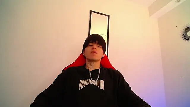 Anhonymus  online show from December 1, 2025, 3:33 am