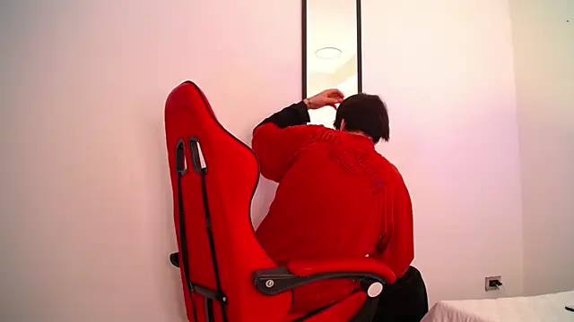 Anhonymus  online show from December 17, 2025, 2:50 am