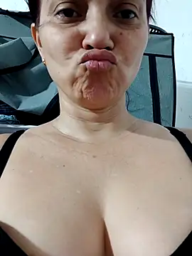 Snapshot of Amanda39 chatting on September 12, 2025, 6:52 pm Amanda39 online show from September 12, 2025, 6:52 pm