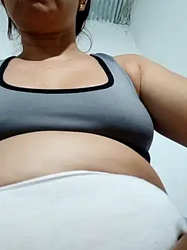 Snapshot of Amanda39 chatting on October 3, 2025, 8:28 pm Amanda39 online show from October 3, 2025, 8:28 pm