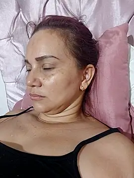 Snapshot of Amanda39 chatting on October 13, 2025, 1:11 pm Amanda39 online show from October 13, 2025, 1:11 pm