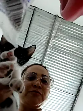 Snapshot of Amanda39 chatting on October 15, 2025, 1:33 pm Amanda39 online show from October 15, 2025, 1:33 pm