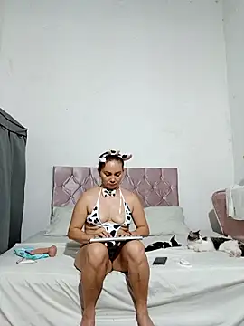 Snapshot of Amanda39 chatting on October 27, 2025, 8:57 pm Amanda39 online show from October 27, 2025, 8:57 pm