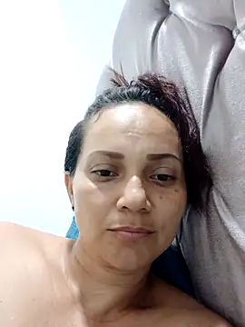 Amanda39 online show from April 28, 2026, 2:27 am