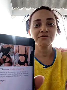 Snapshot of Amanda39 chatting on August 5, 2026, 2:31 pm Amanda39 online show from August 5, 2026, 2:31 pm